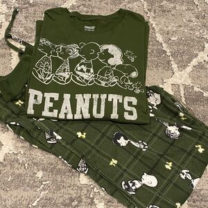 Peanuts Olive Green Men’s Graphic Tee and Pants Set Pajamas